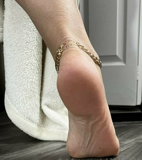 foot mistress miss b top pornstar pic