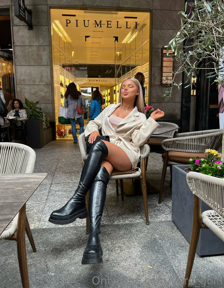 vero gold nudes star picture