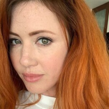 Elle Alexandra star hot pics