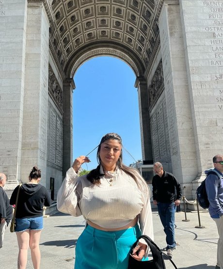 Yuval model beautiful pics