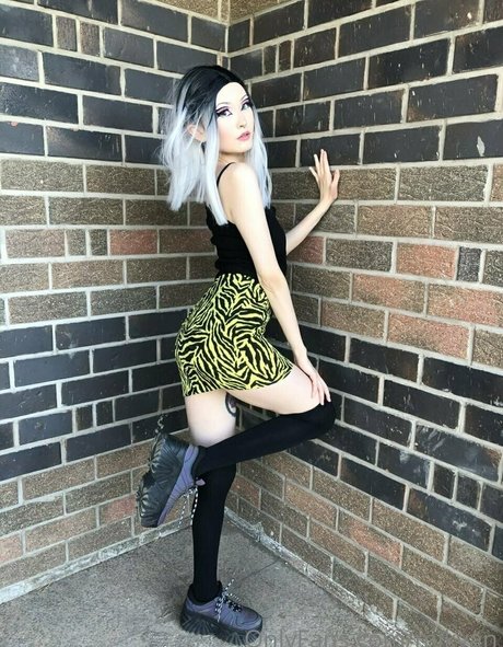 violet williams sex model image