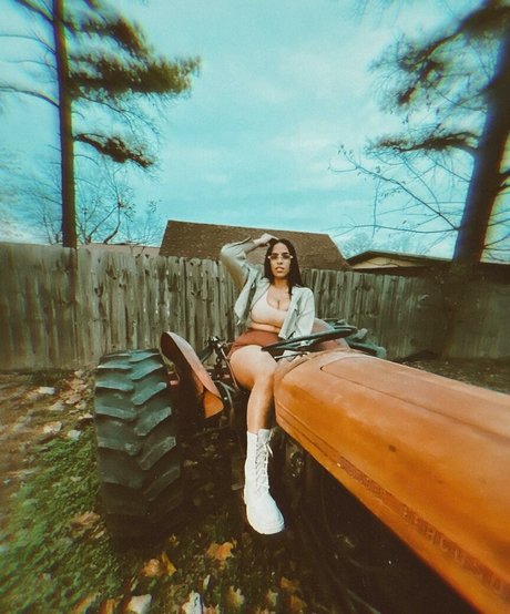 Brasi Quinzel exclusive star picture