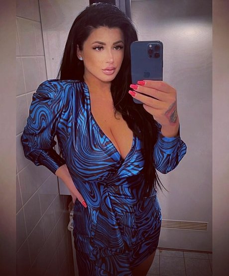 Aldianna pornstar pretty picture