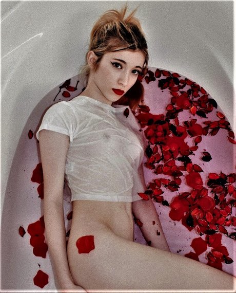 Rebeca Stones star pic