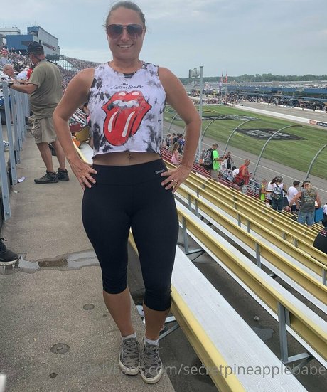 secretpineapplebabe model naked galleries