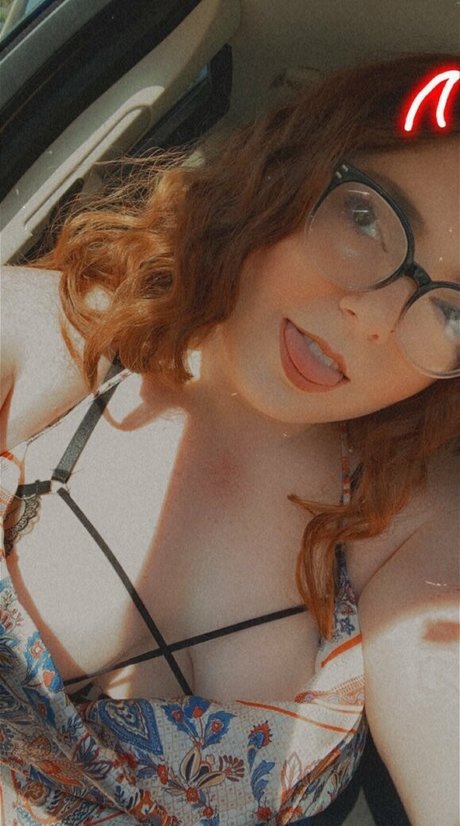 isee redd nude actress galleries