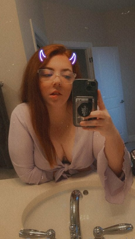 isee redd nude actress pic