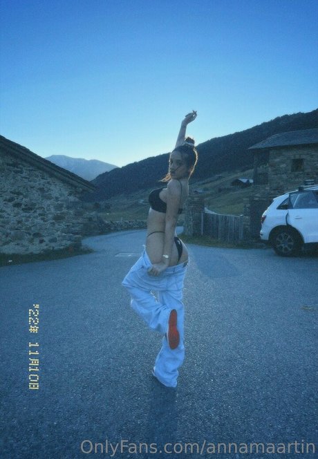 annamaartin pornographic model images