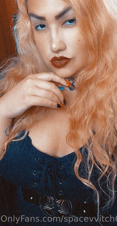 spacevvitch666 porn model img