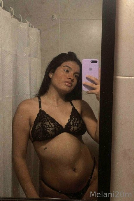 melani20m star img