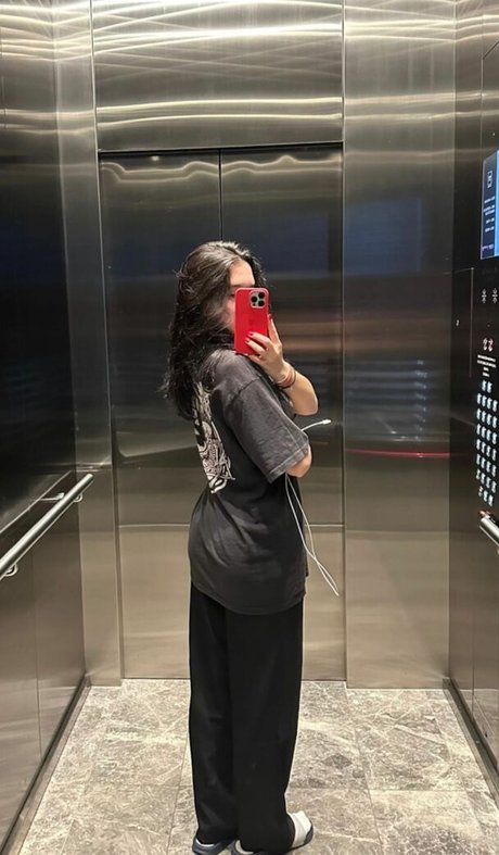 Eva Lys hd actress pictures