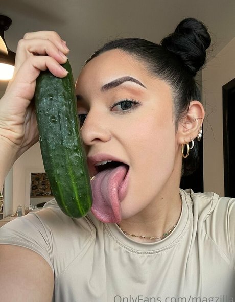 Magzilla Magzillac pornstar free photo