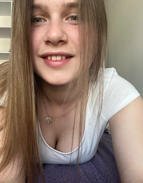 Billie Lens nudes model images