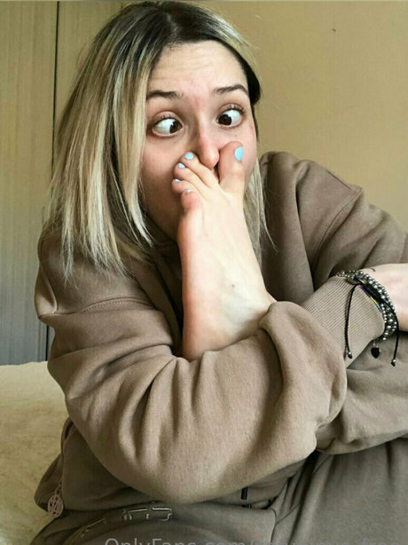 sofyainys free adult actress pic