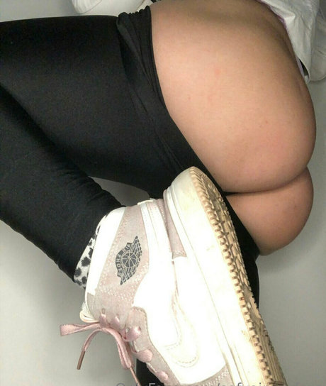 sofyainys free model naked picture