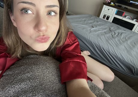 Kelsey Grzybowski beautiful model pictures