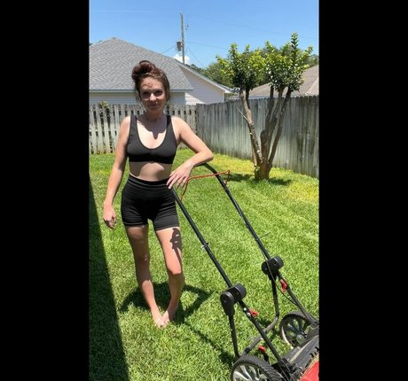 MudslinginTrainwreckVIP free actress img