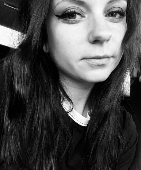 MudslinginTrainwreckVIP model beautiful picture