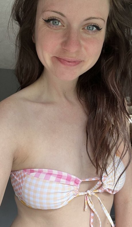 MudslinginTrainwreckVIP erotic pornstar pic