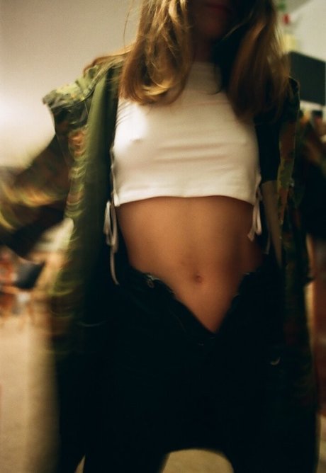 Nastya Pavonskaya model naked image