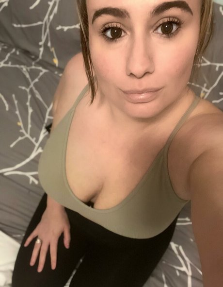 LillyBehave art actress img