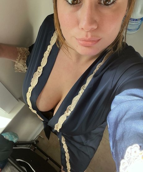 LillyBehave model perfect picture