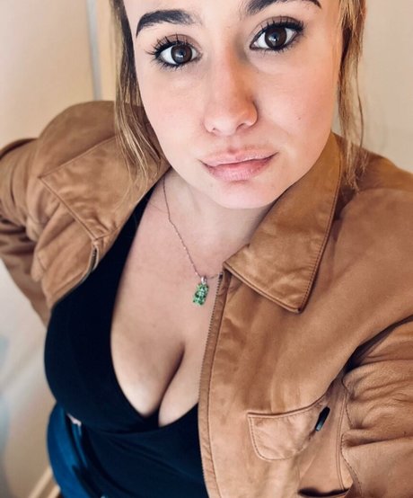 LillyBehave pornstar xxx img