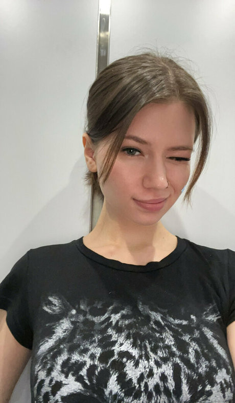 Nicole Kinsley pornstar nude img