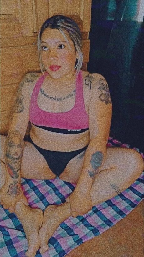 crysttaal 30 adult model photo