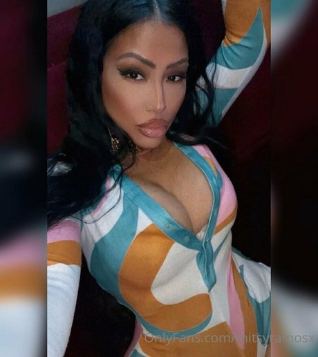 mitsyramosx model sexy pictures