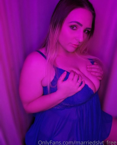 marriedslvtfree nude star img