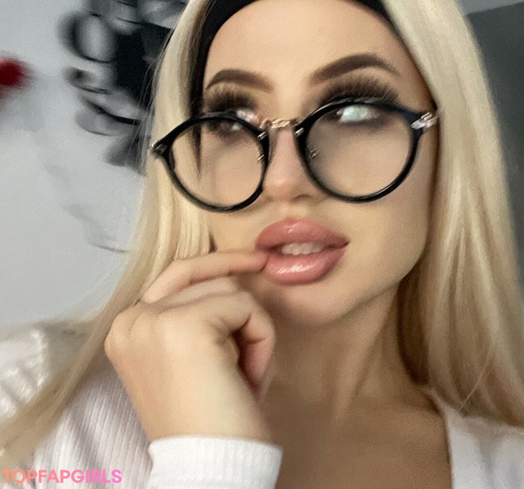 Makeeva69 star sexy image