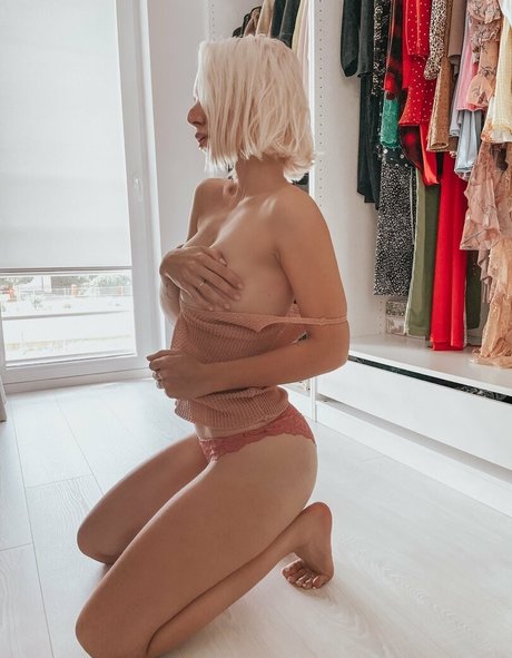 blonde lady pretty pornstar archive