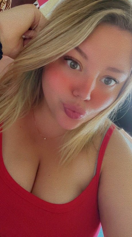 FefeCoco hot actress img