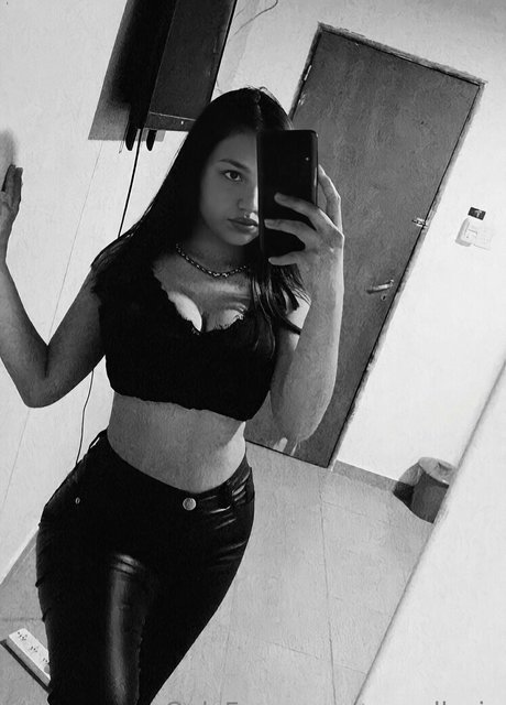 bunnyallesia naked actress photo