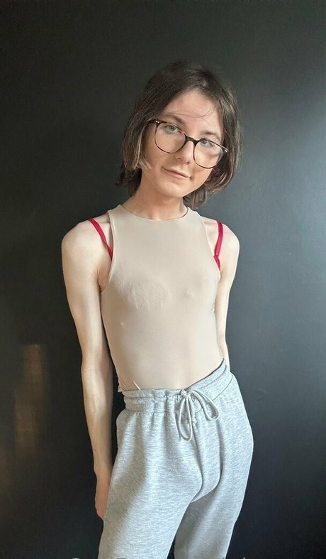 kris srose exclusive model pictures