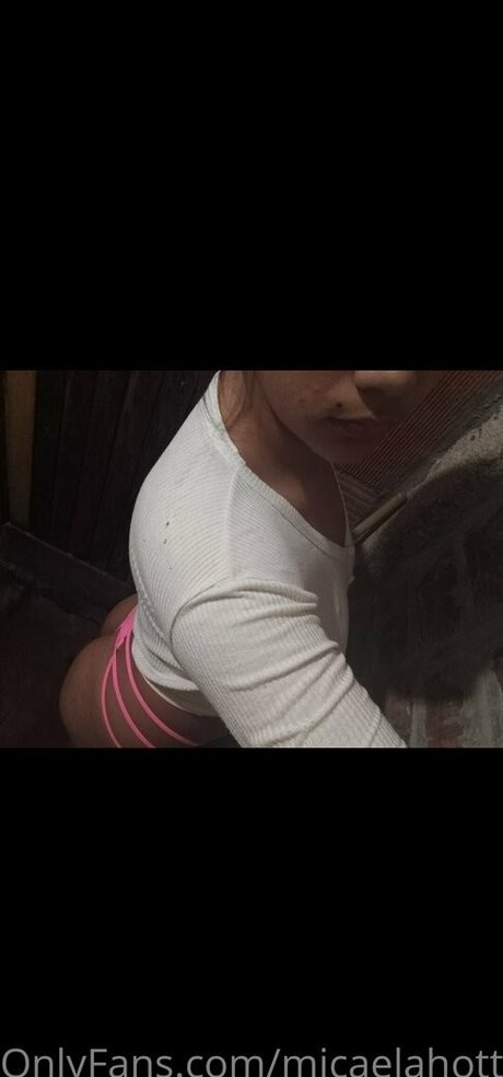 gggloria hd pornstar photo