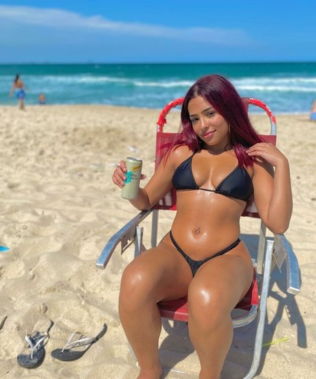 Bruna Rafaela sexy actress image