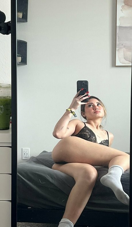 leoniemontyyy nudes pornstar archive