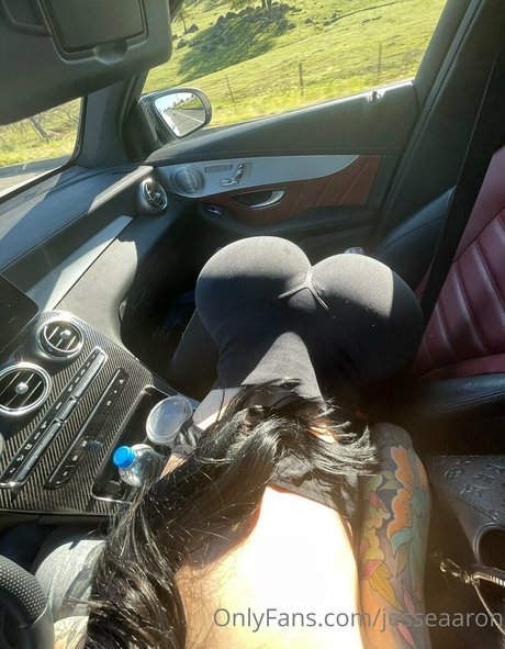 jesseaaron nude actress img