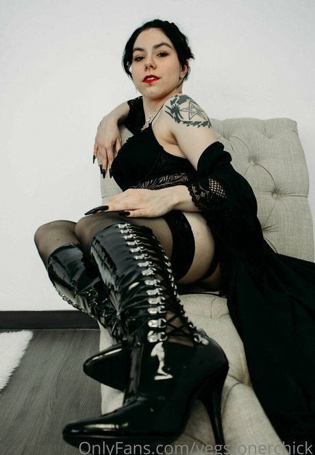 yegstonerchick sex model images