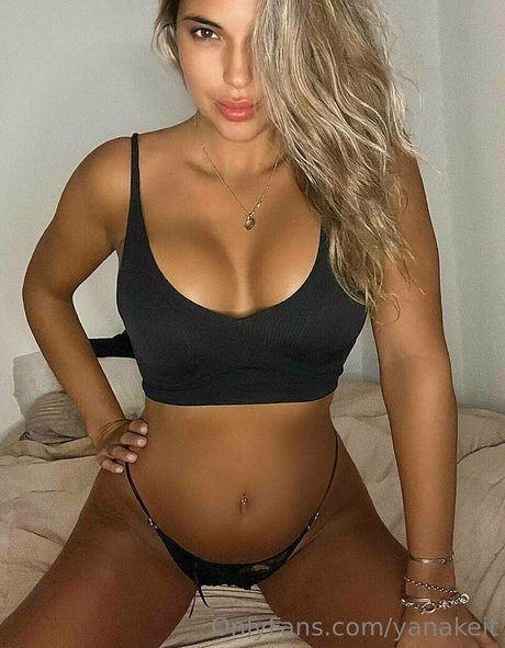 yanakeit pornographic actress gallery