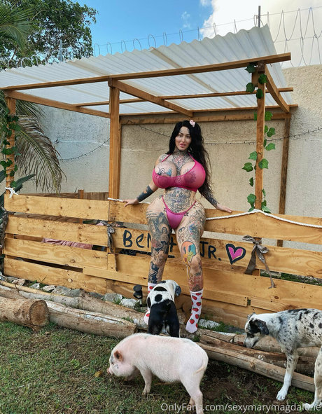 mature cougar onlyfans exclusive image