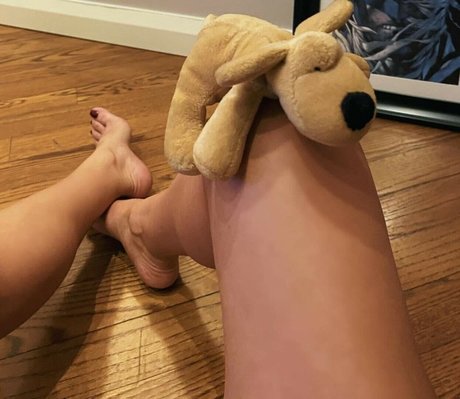 bernacalanthe adult model pic