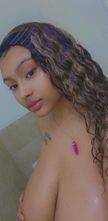 TheyLoveBadu sexy pornstar img