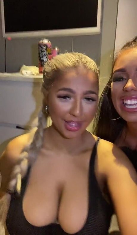 Elizabeth Taylor model naked photo