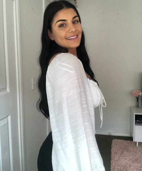 Jesy Lee nice pornstar image