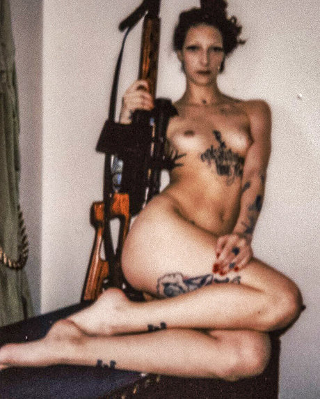 Zeynep Renda xxx model img