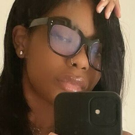 Skulltapz model pornographic pictures