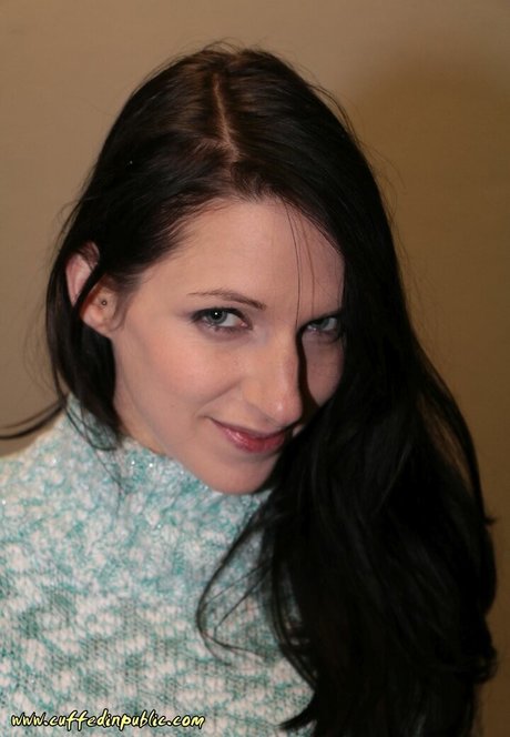 Tinchenrocks erotic actress pics